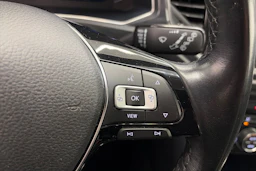 harmaa Volkswagen T-Roc 2020 kuva 16.