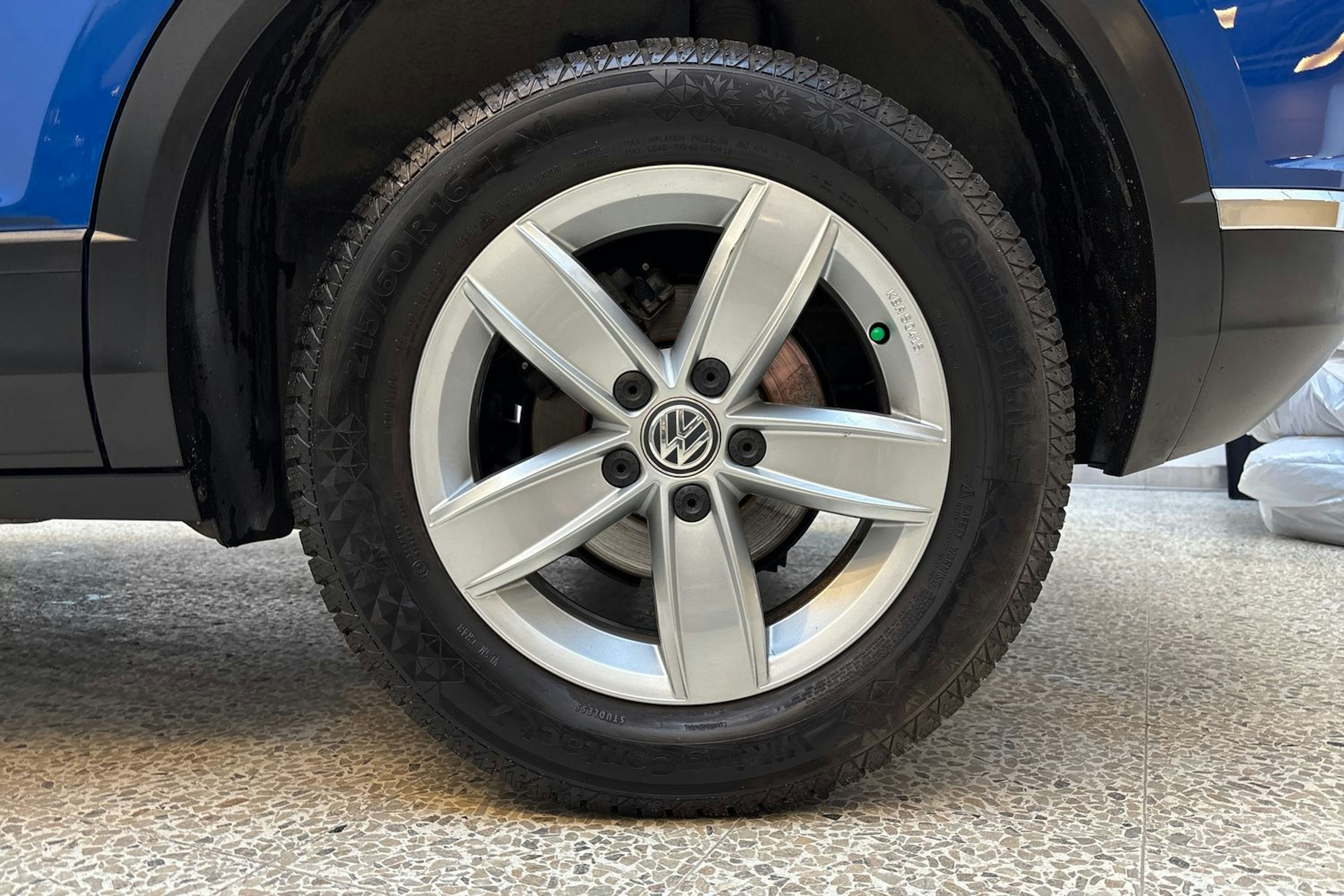 sininen Volkswagen T-Roc 2020 kuva 11.