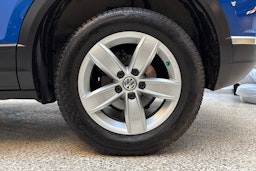 sininen Volkswagen T-Roc 2020 kuva 11.