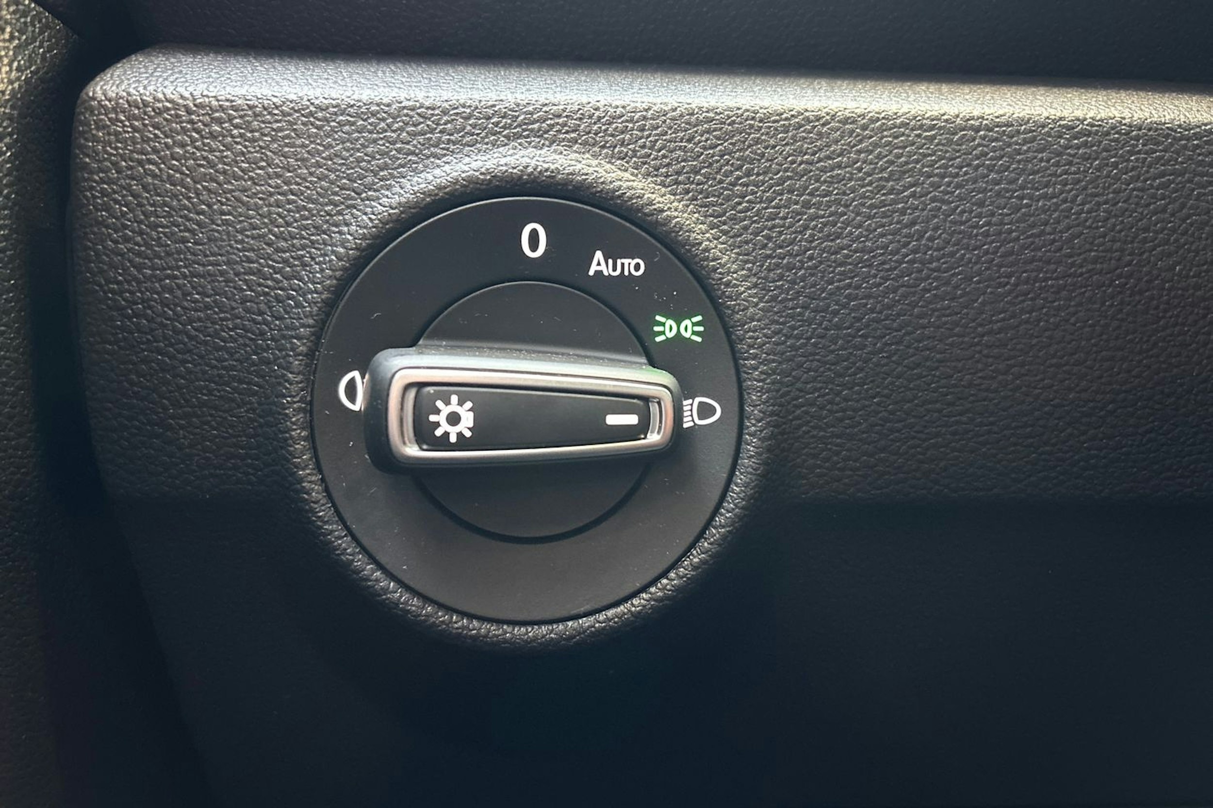 sininen Volkswagen T-Roc 2020 kuva 16.