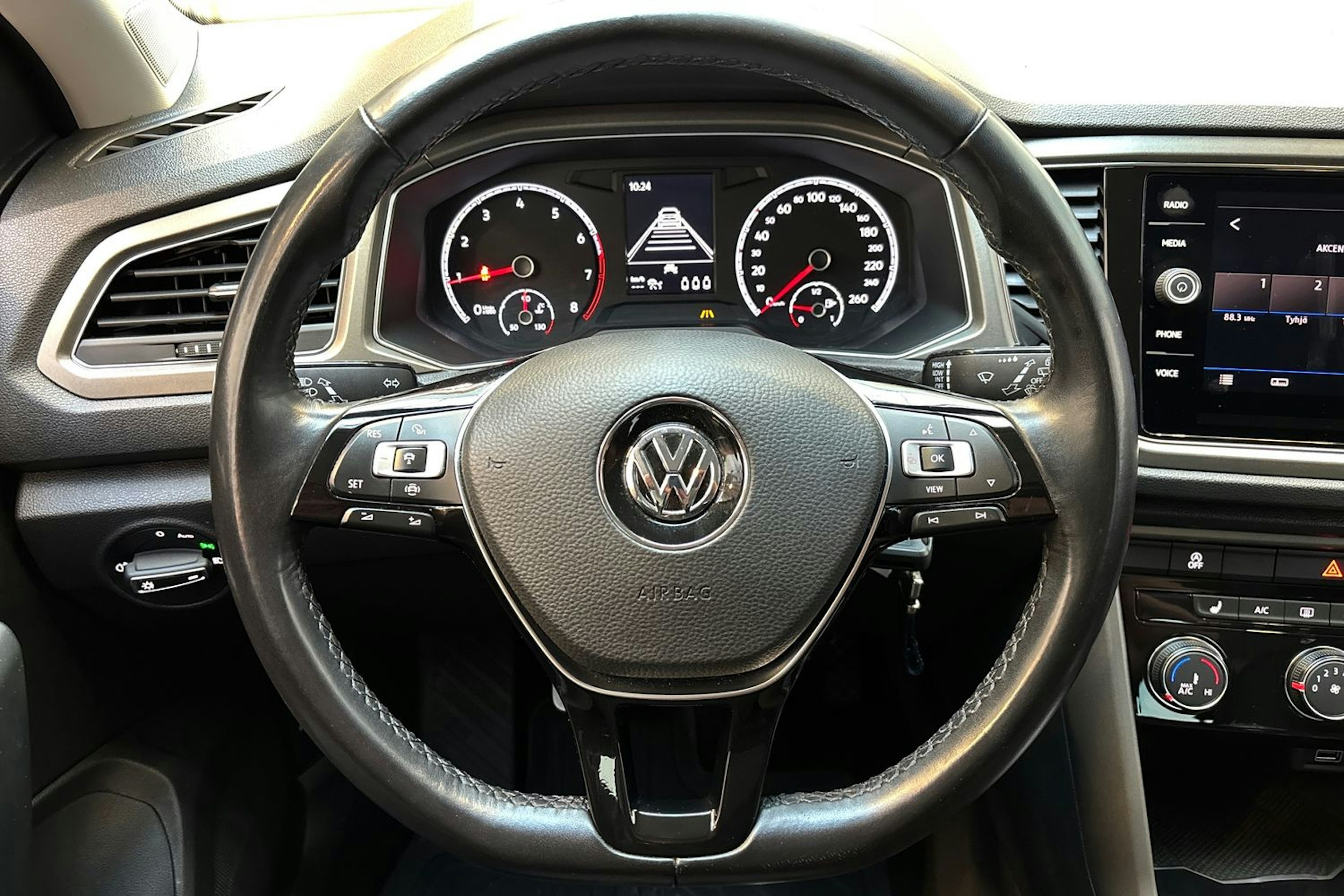 sininen Volkswagen T-Roc 2020 kuva 17.