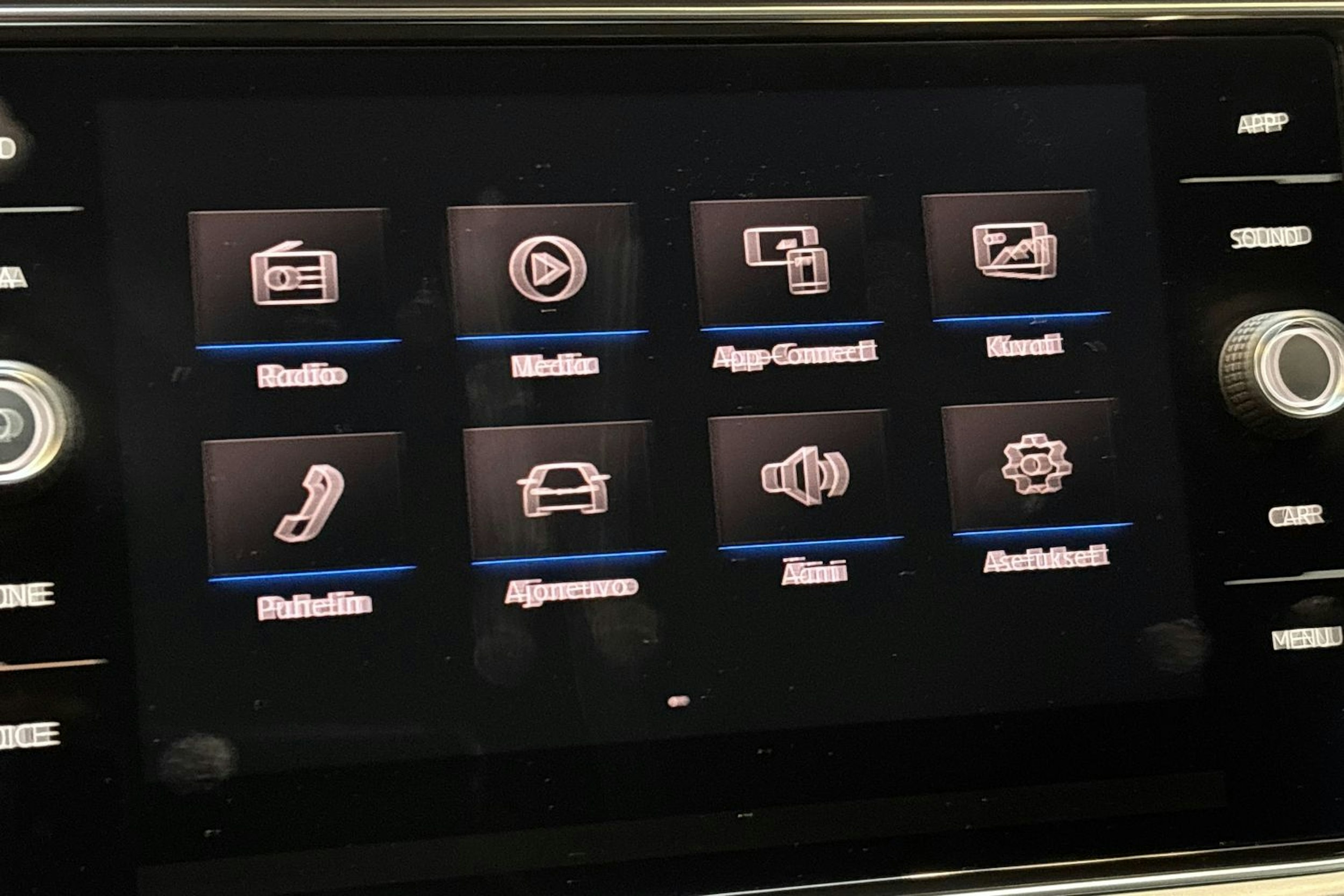 sininen Volkswagen T-Roc 2020 kuva 21.