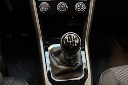 sininen Volkswagen T-Roc 2020 kuva 22.