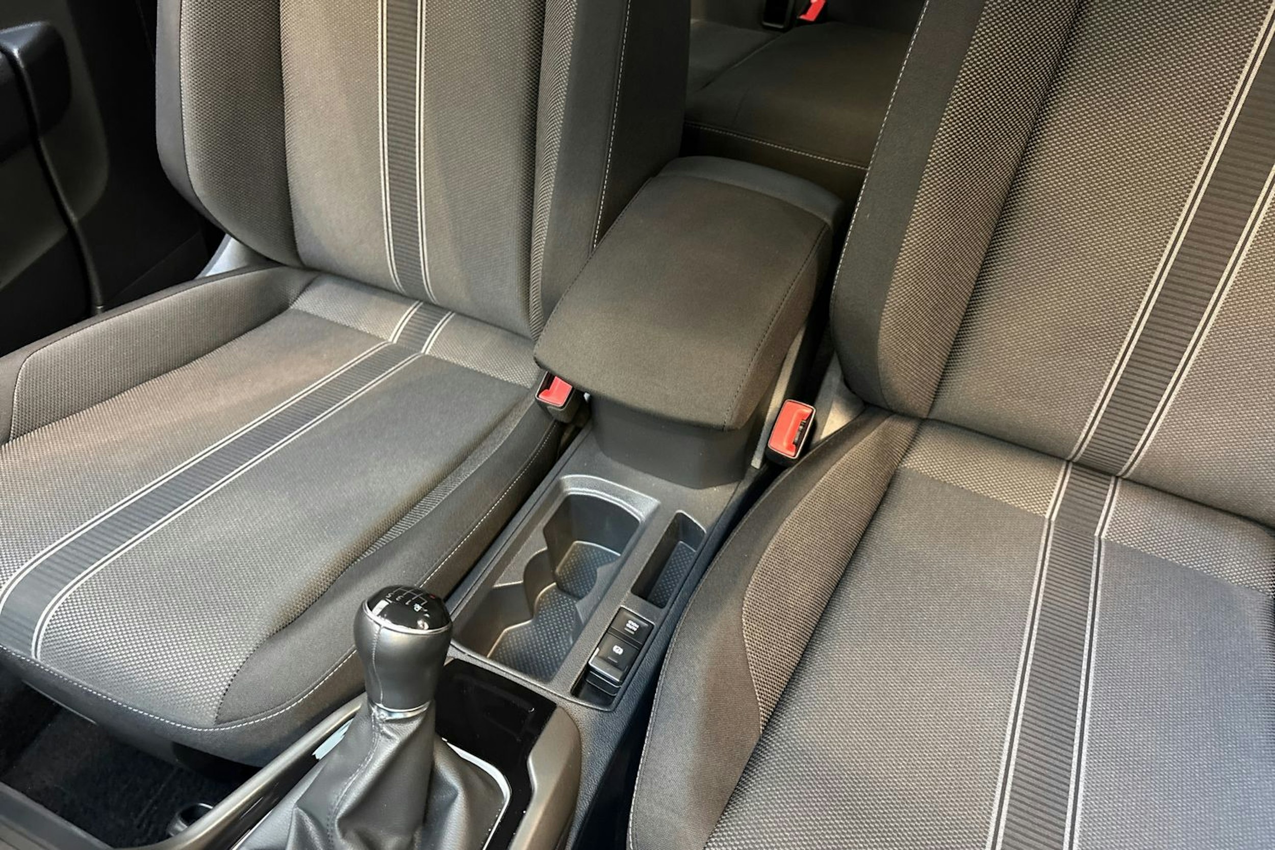 sininen Volkswagen T-Roc 2020 kuva 23.