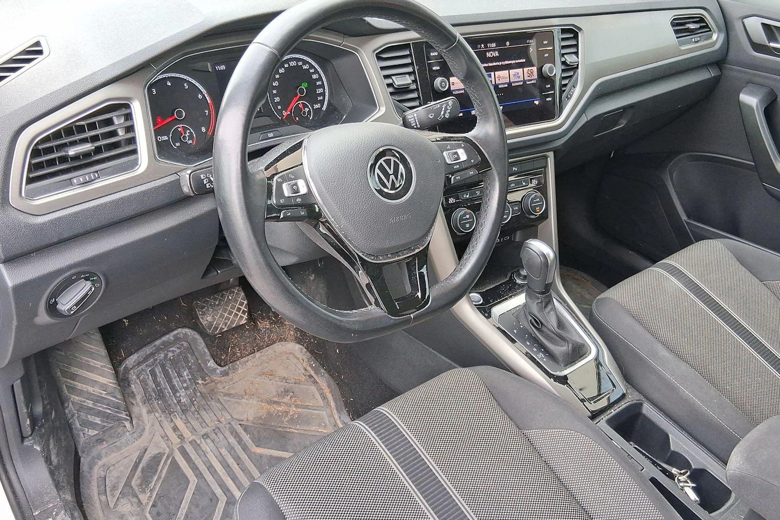 valkoinen Volkswagen T-Roc 2021 kuva 3.