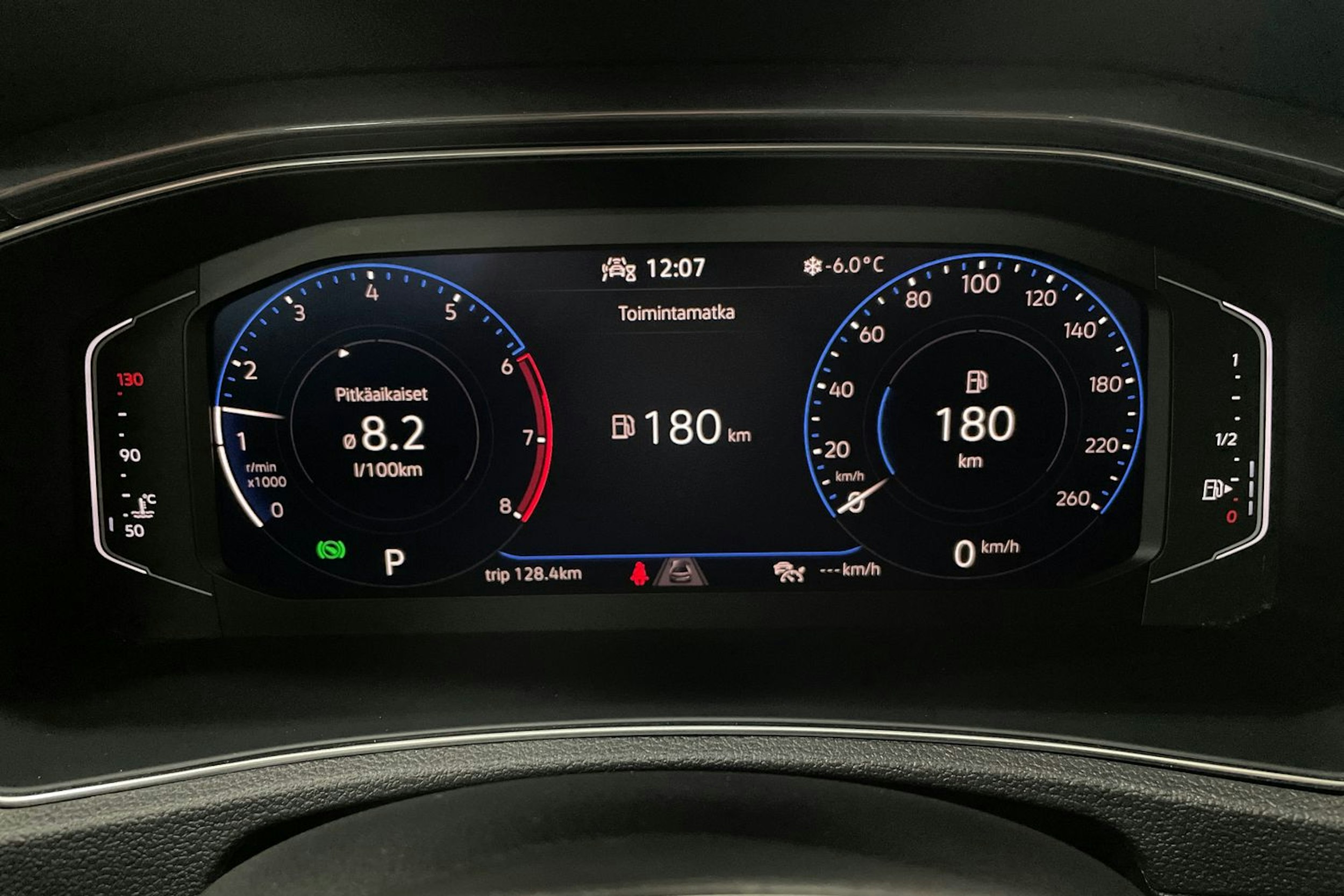 Harmaa Volkswagen T-Roc 2021 kuva 17.