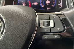 Harmaa Volkswagen T-Roc 2021 kuva 24.