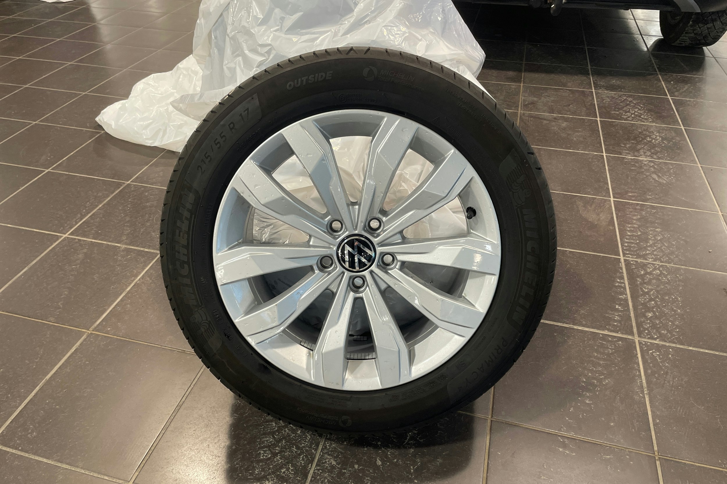 punainen Volkswagen T-Roc 2021 kuva 13.