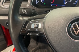 punainen Volkswagen T-Roc 2021 kuva 16.