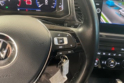 punainen Volkswagen T-Roc 2021 kuva 17.