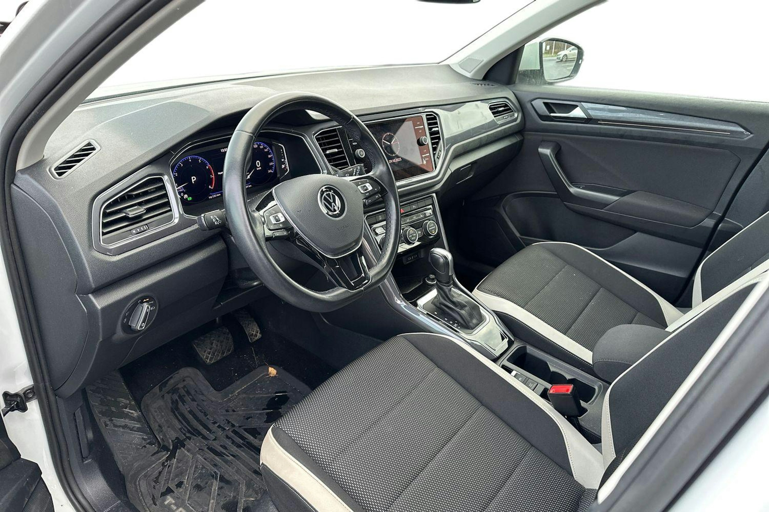 valkoinen Volkswagen T-Roc 2021 kuva 3.