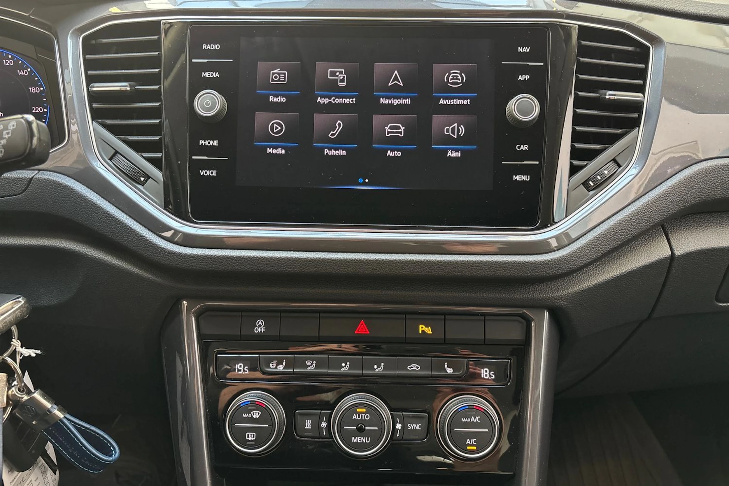 harmaa Volkswagen T-Roc 2021 kuva 22.