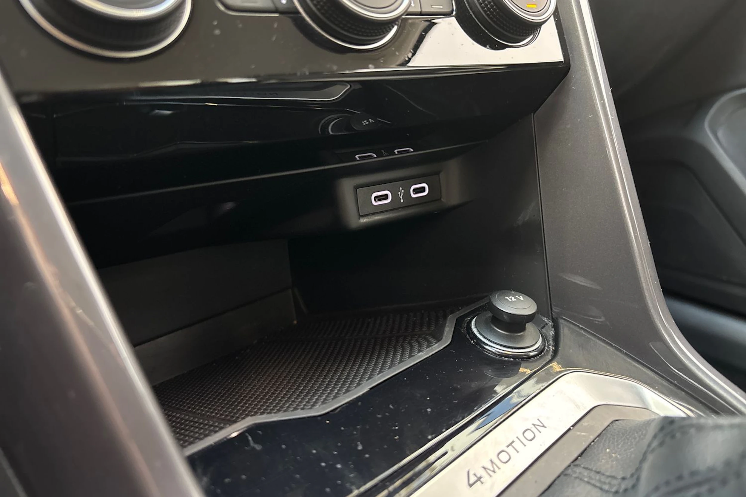 harmaa Volkswagen T-Roc 2021 kuva 23.