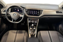 Musta Volkswagen T-Roc 2021 kuva 7.