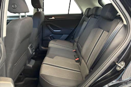 Musta Volkswagen T-Roc 2021 kuva 8.