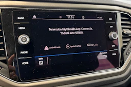 Musta Volkswagen T-Roc 2021 kuva 13.