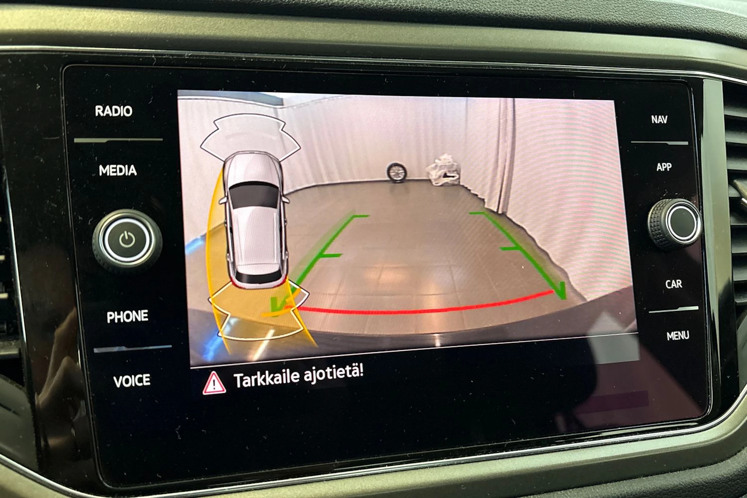 Musta Volkswagen T-Roc 2021 kuva 15.