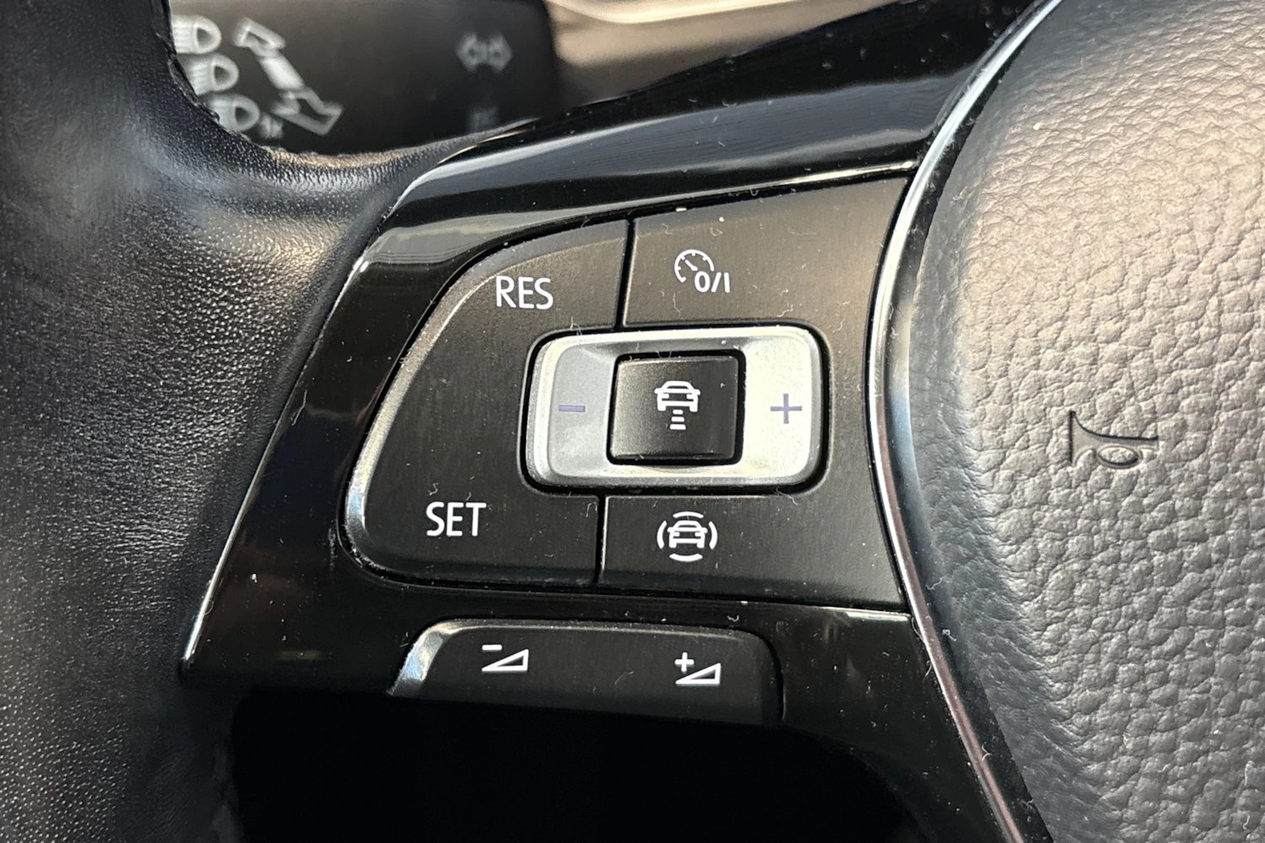 Musta Volkswagen T-Roc 2021 kuva 19.