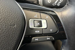 Musta Volkswagen T-Roc 2021 kuva 20.