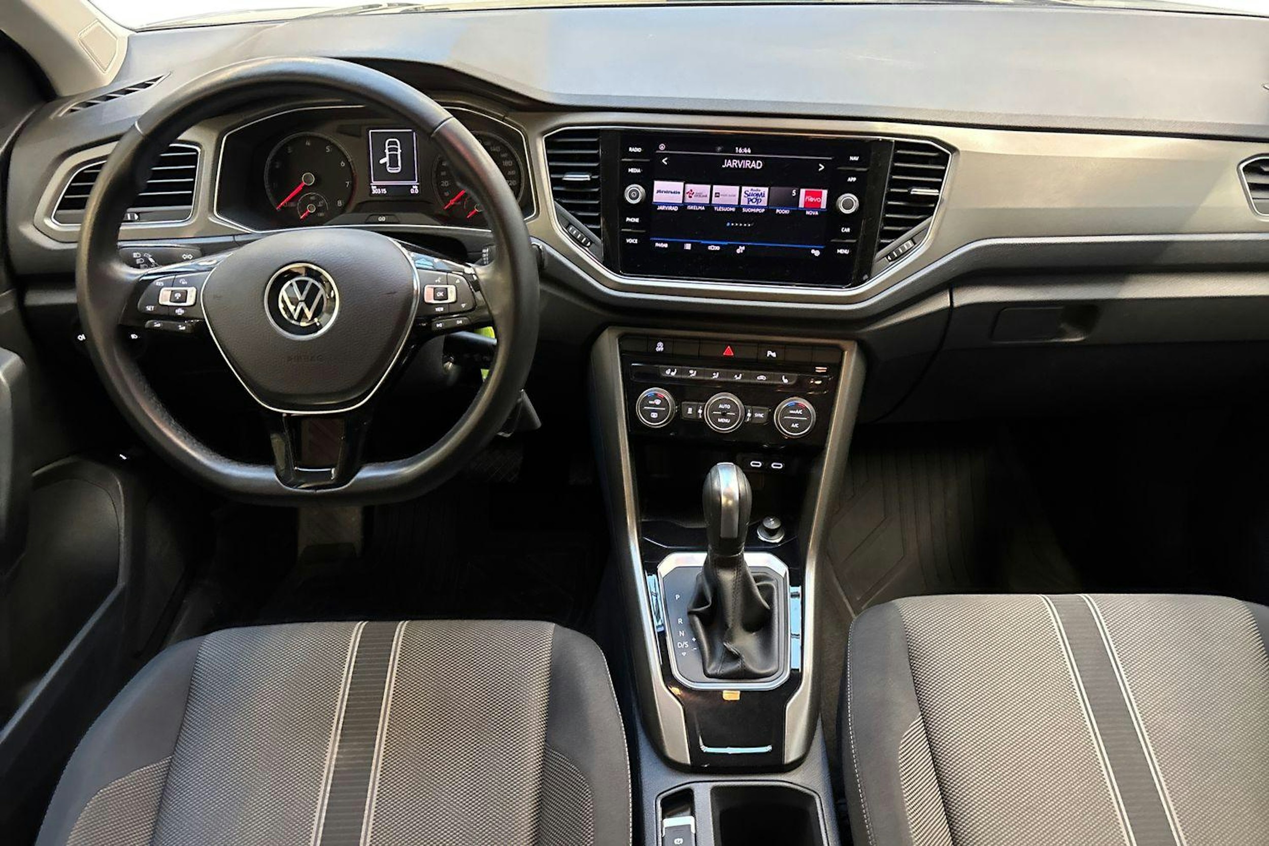 harmaa Volkswagen T-Roc 2021 kuva 9.