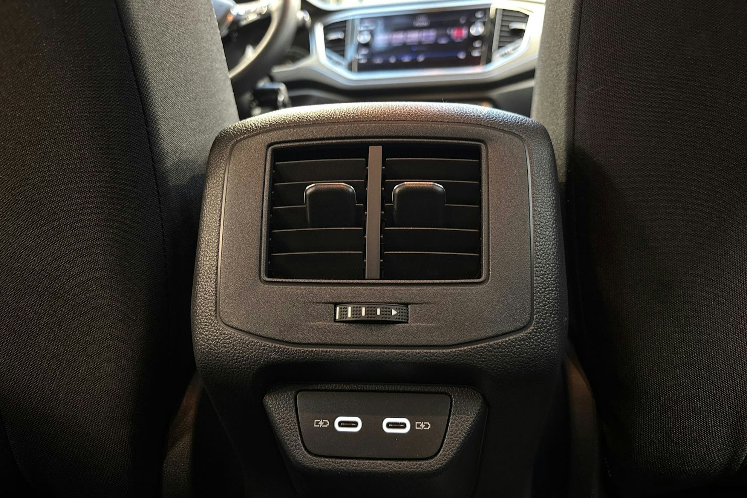 harmaa Volkswagen T-Roc 2021 kuva 17.