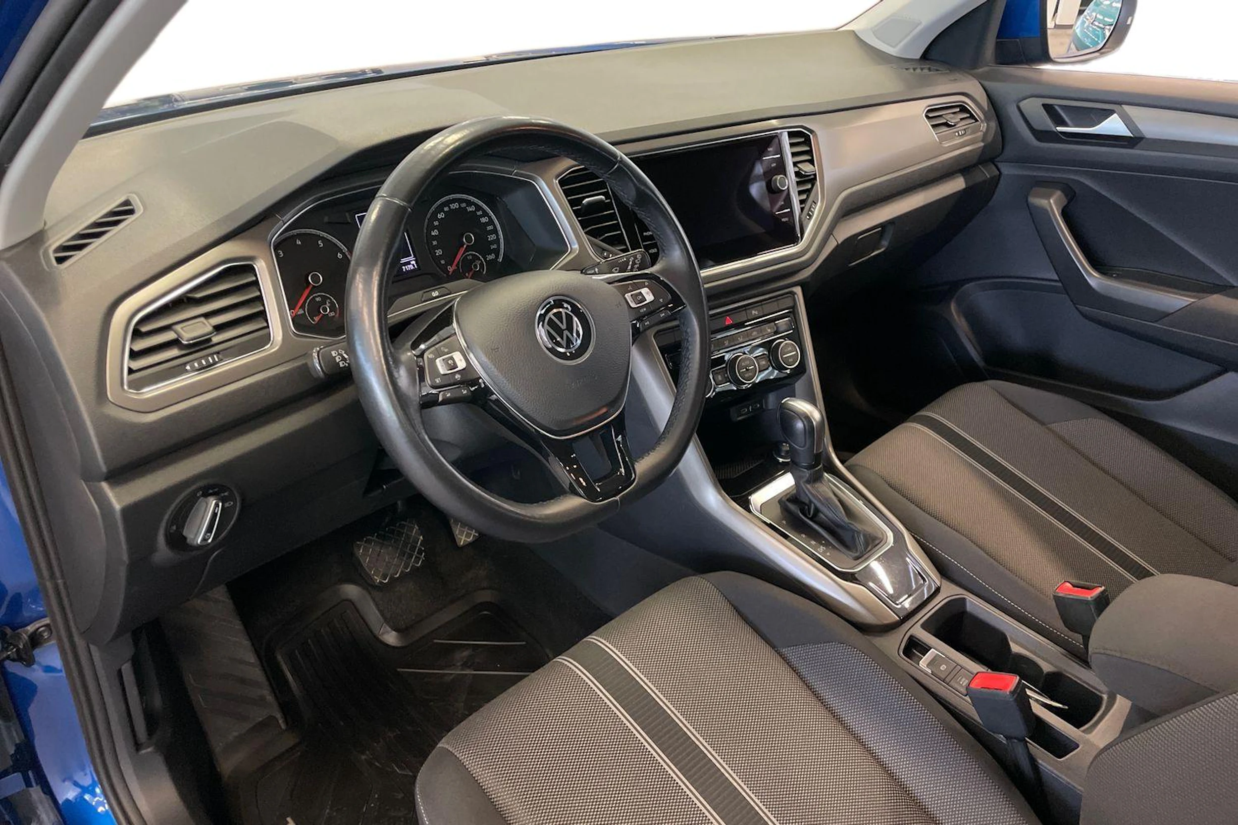 met. sininen Volkswagen T-Roc 2021 kuva 6.