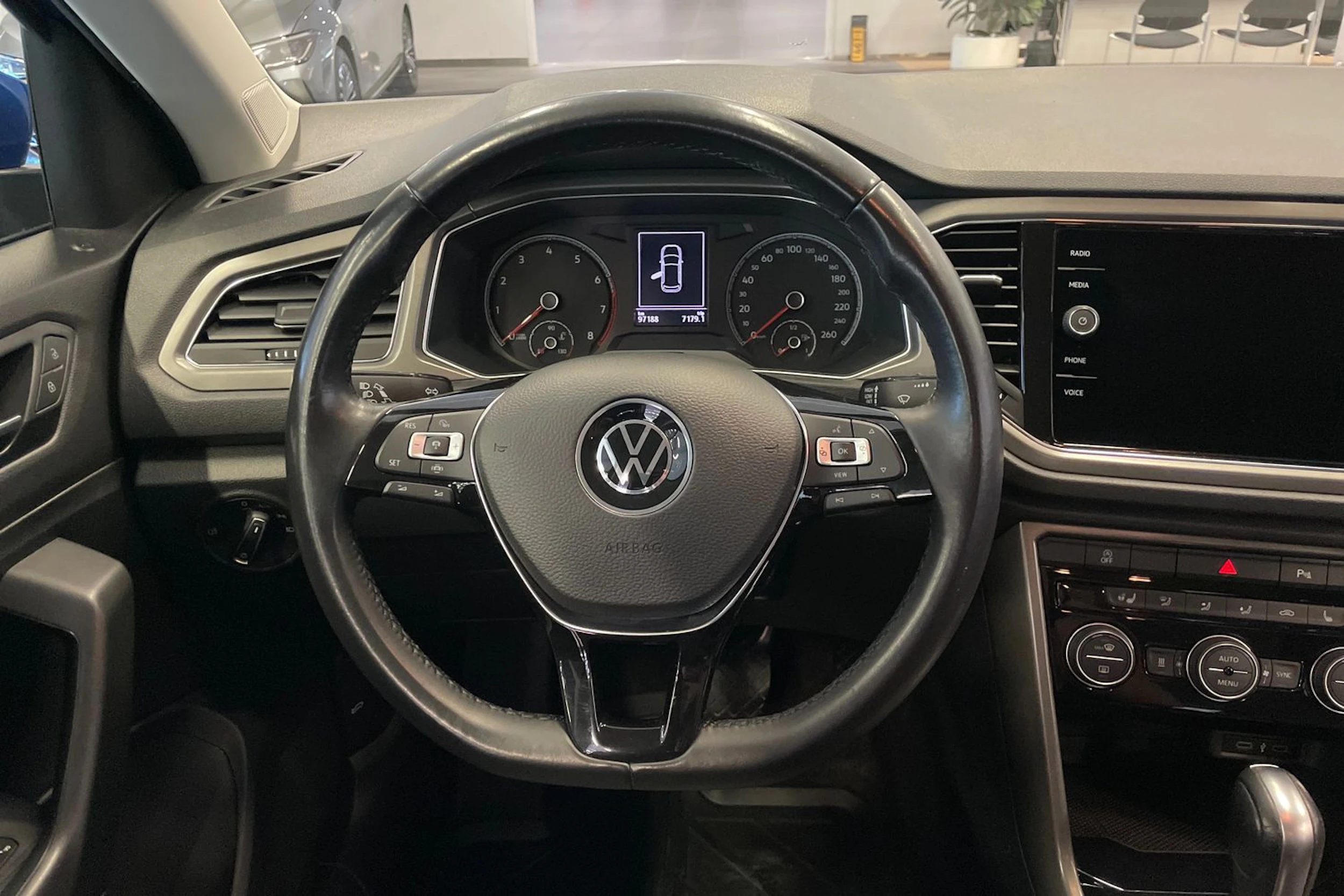 met. sininen Volkswagen T-Roc 2021 kuva 19.