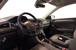 musta Volkswagen T-Roc 2021 kuva 3.