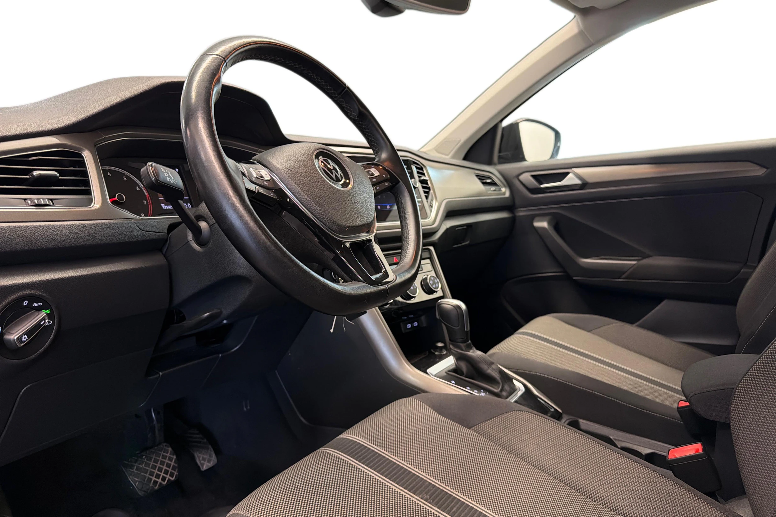Volkswagen T-Roc 2021, photo 6/26
