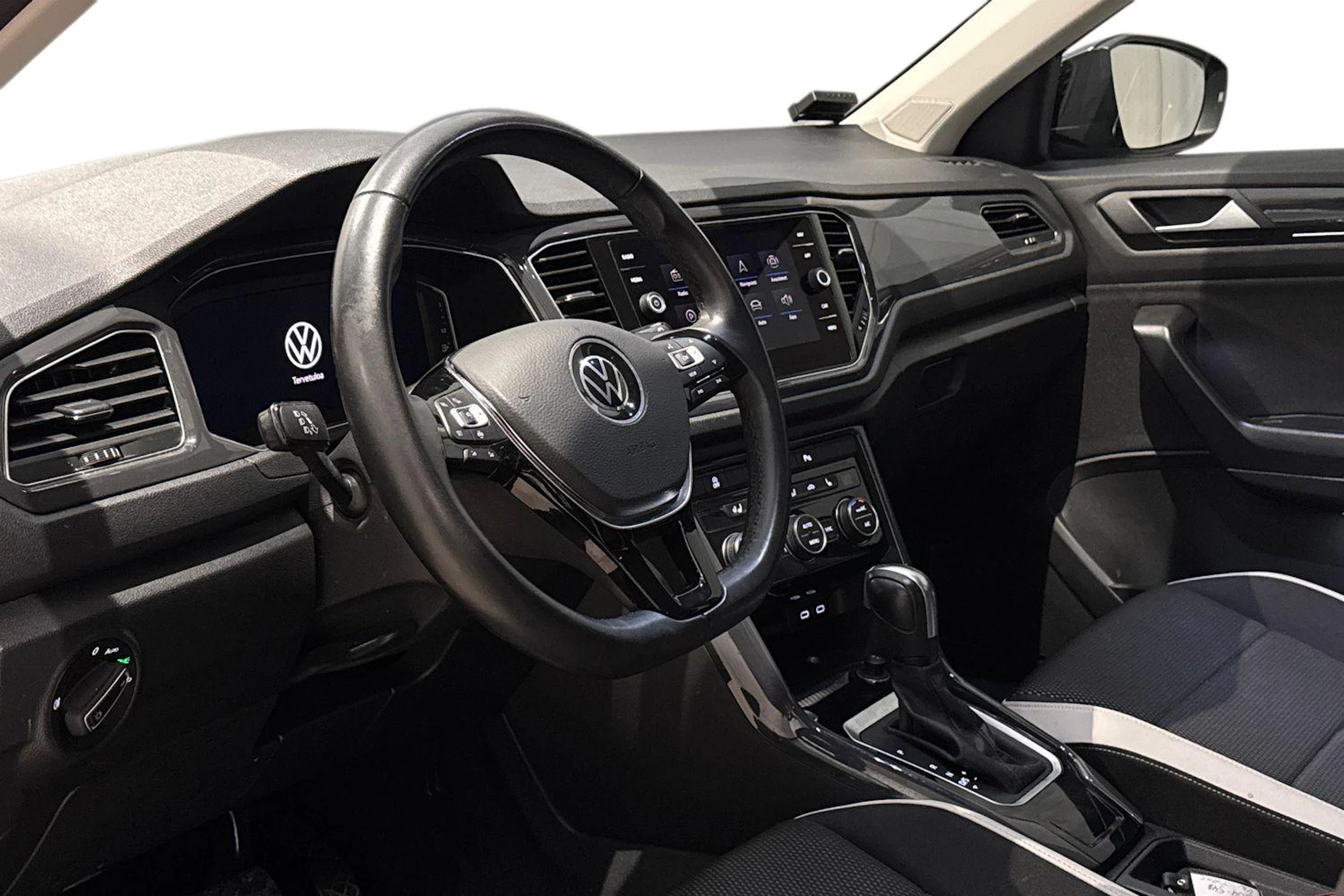 musta Volkswagen T-Roc 2021 kuva 9.