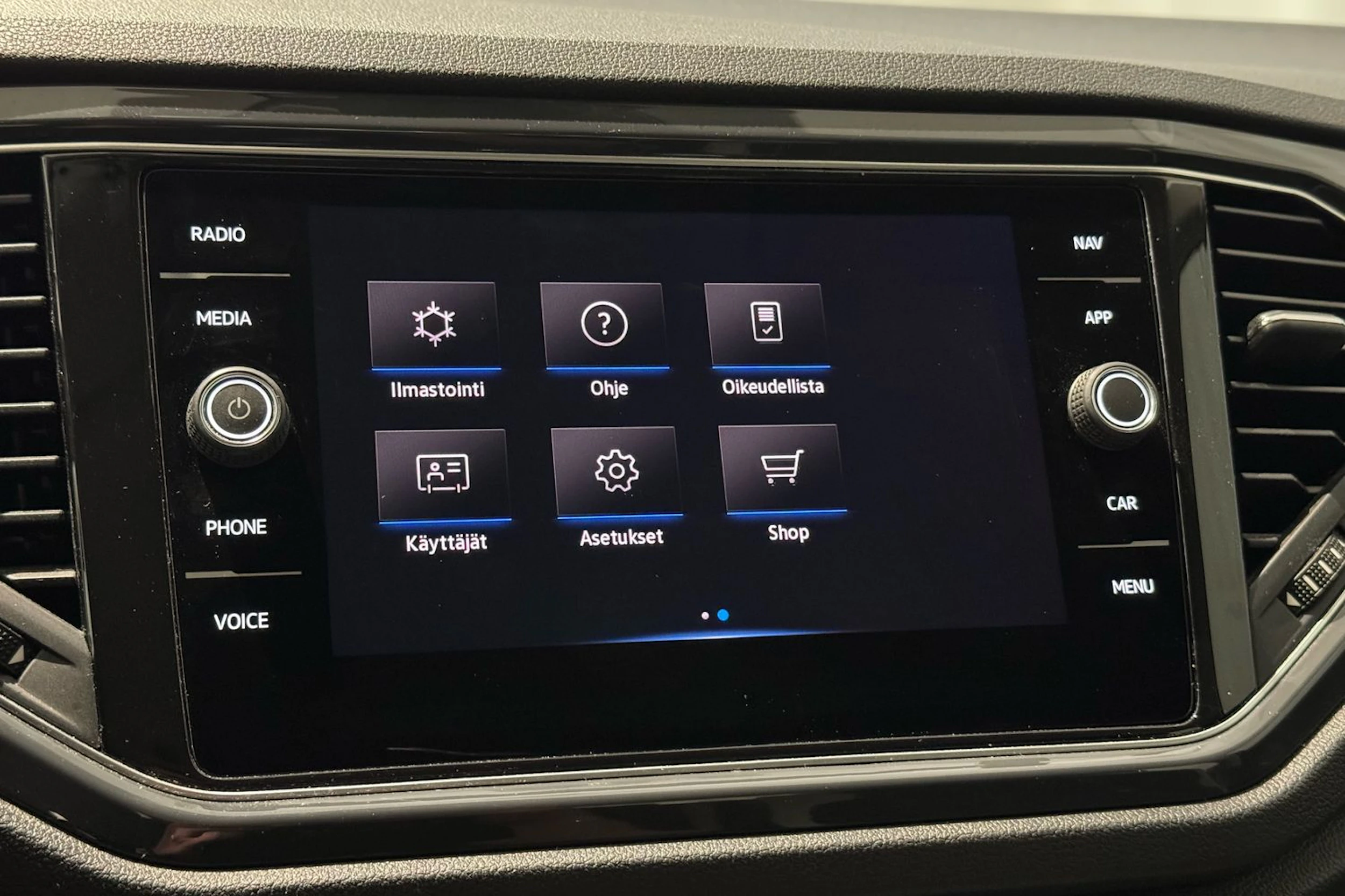 musta Volkswagen T-Roc 2021 kuva 22.