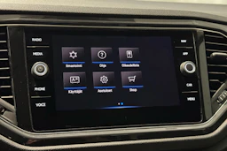 musta Volkswagen T-Roc 2021 kuva 22.