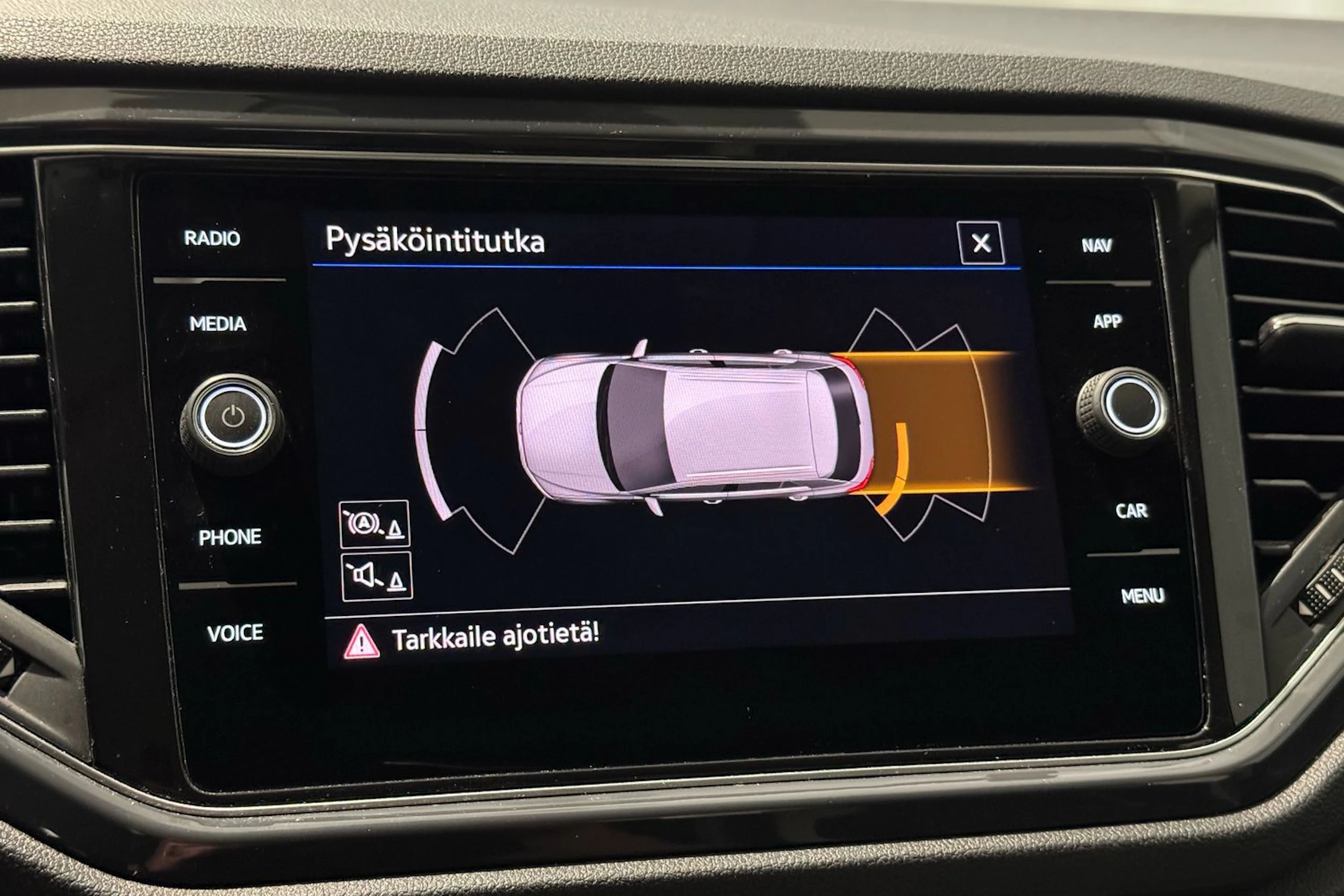 musta Volkswagen T-Roc 2021 kuva 23.