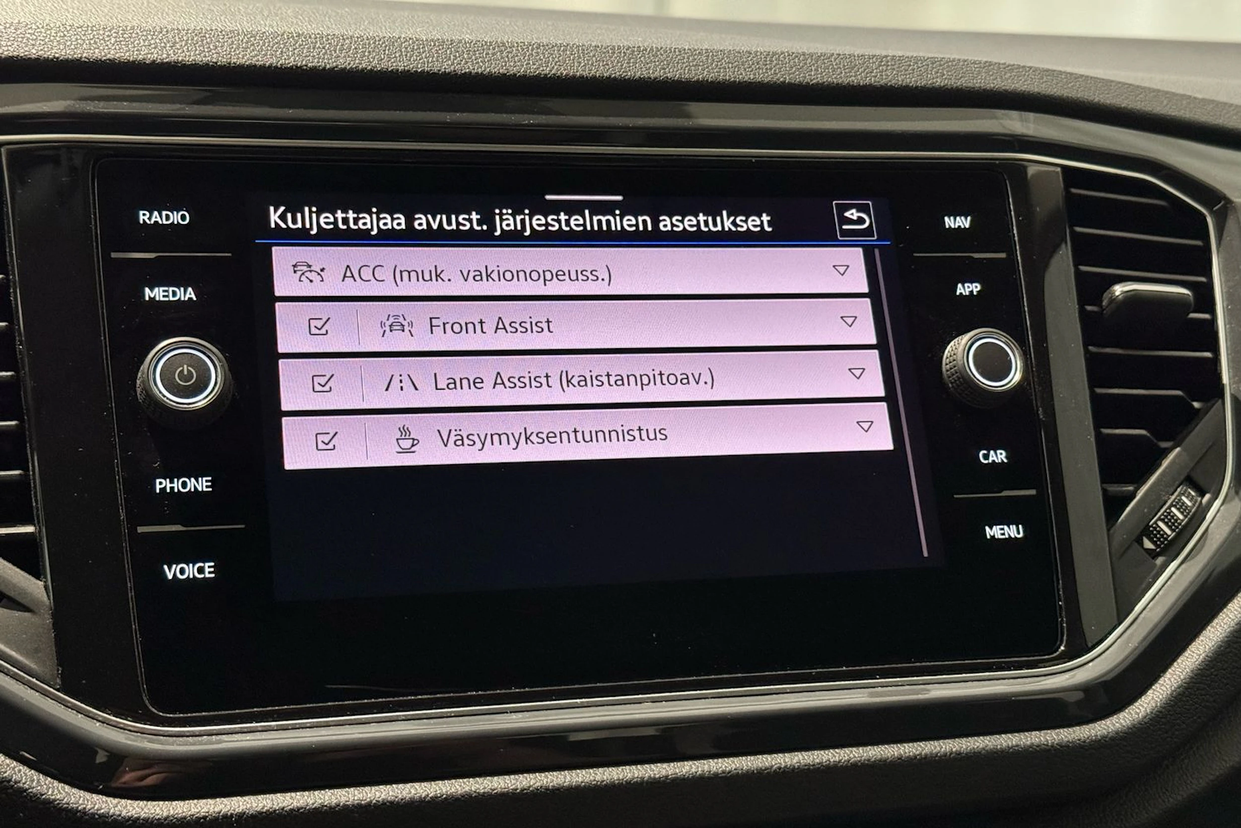 musta Volkswagen T-Roc 2021 kuva 27.