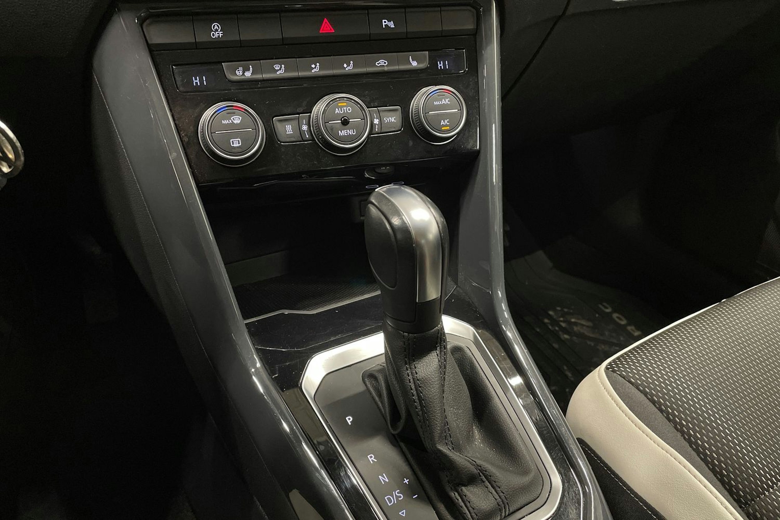 met. sininen Volkswagen T-Roc 2021 kuva 22.