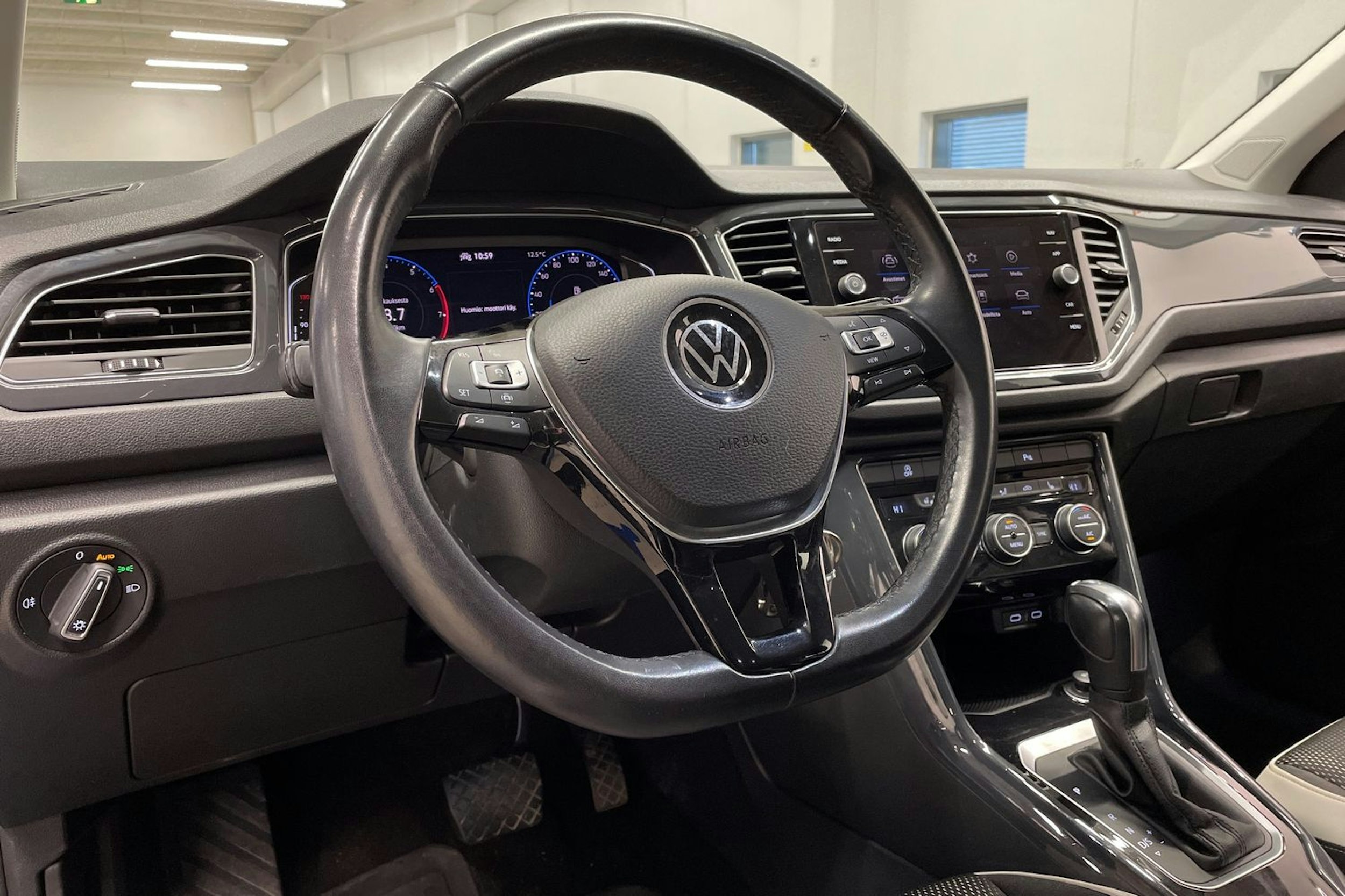 met. sininen Volkswagen T-Roc 2021 kuva 26.