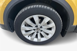 keltainen Volkswagen T-Roc 2021 kuva 14.