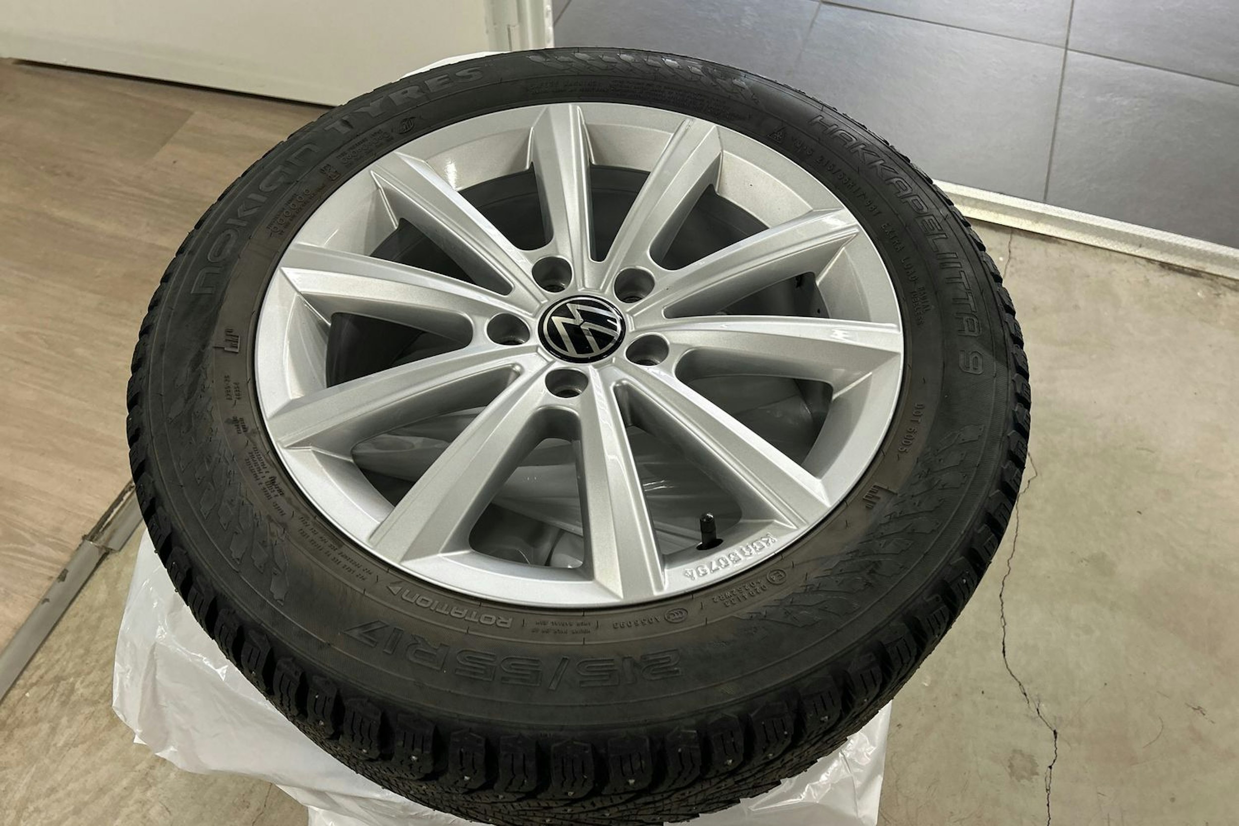 keltainen Volkswagen T-Roc 2021 kuva 16.
