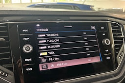 keltainen Volkswagen T-Roc 2021 kuva 21.