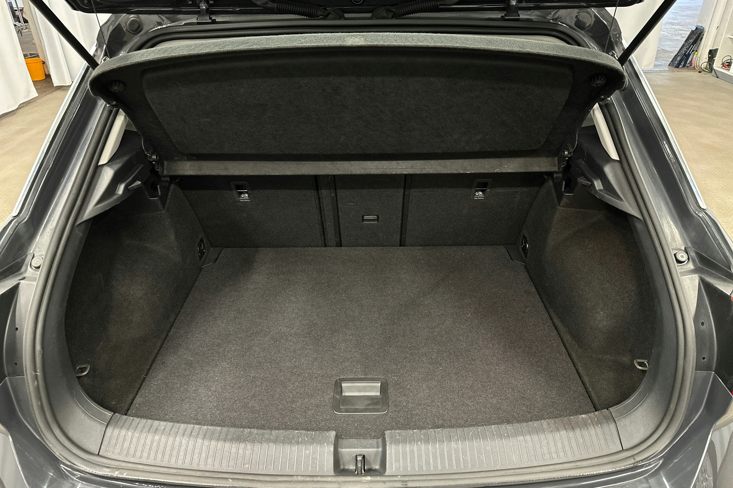 harmaa Volkswagen T-Roc 2021 kuva 14.