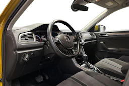 keltainen Volkswagen T-Roc 2021 kuva 6.