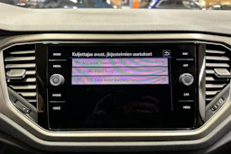 keltainen Volkswagen T-Roc 2021 kuva 14.