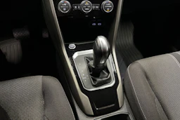 keltainen Volkswagen T-Roc 2021 kuva 19.