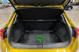 keltainen Volkswagen T-Roc 2021 kuva 25.