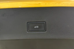 keltainen Volkswagen T-Roc 2021 kuva 26.