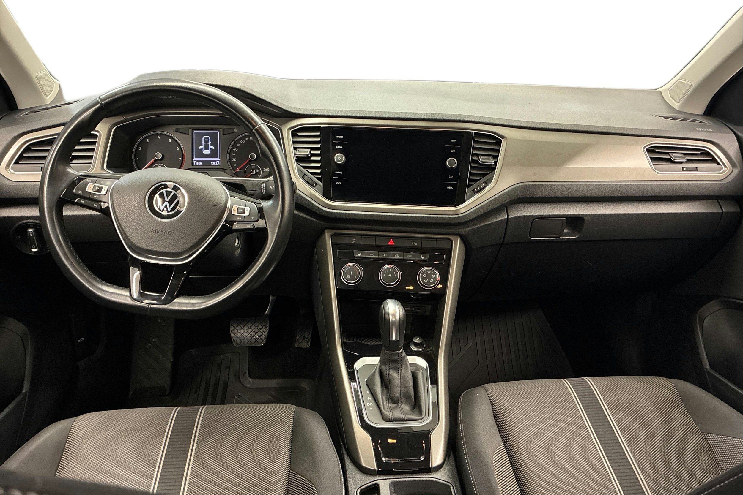 Musta Volkswagen T-Roc 2021 kuva 9.