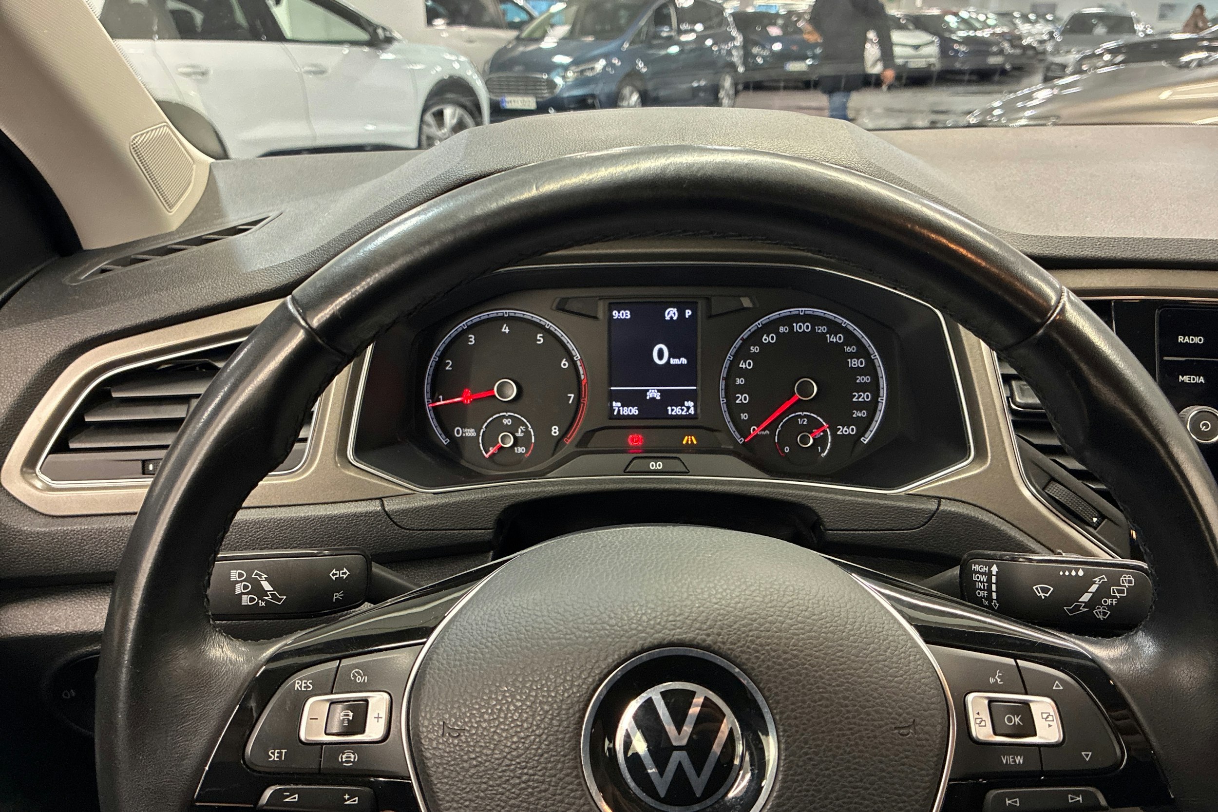 Musta Volkswagen T-Roc 2021 kuva 17.