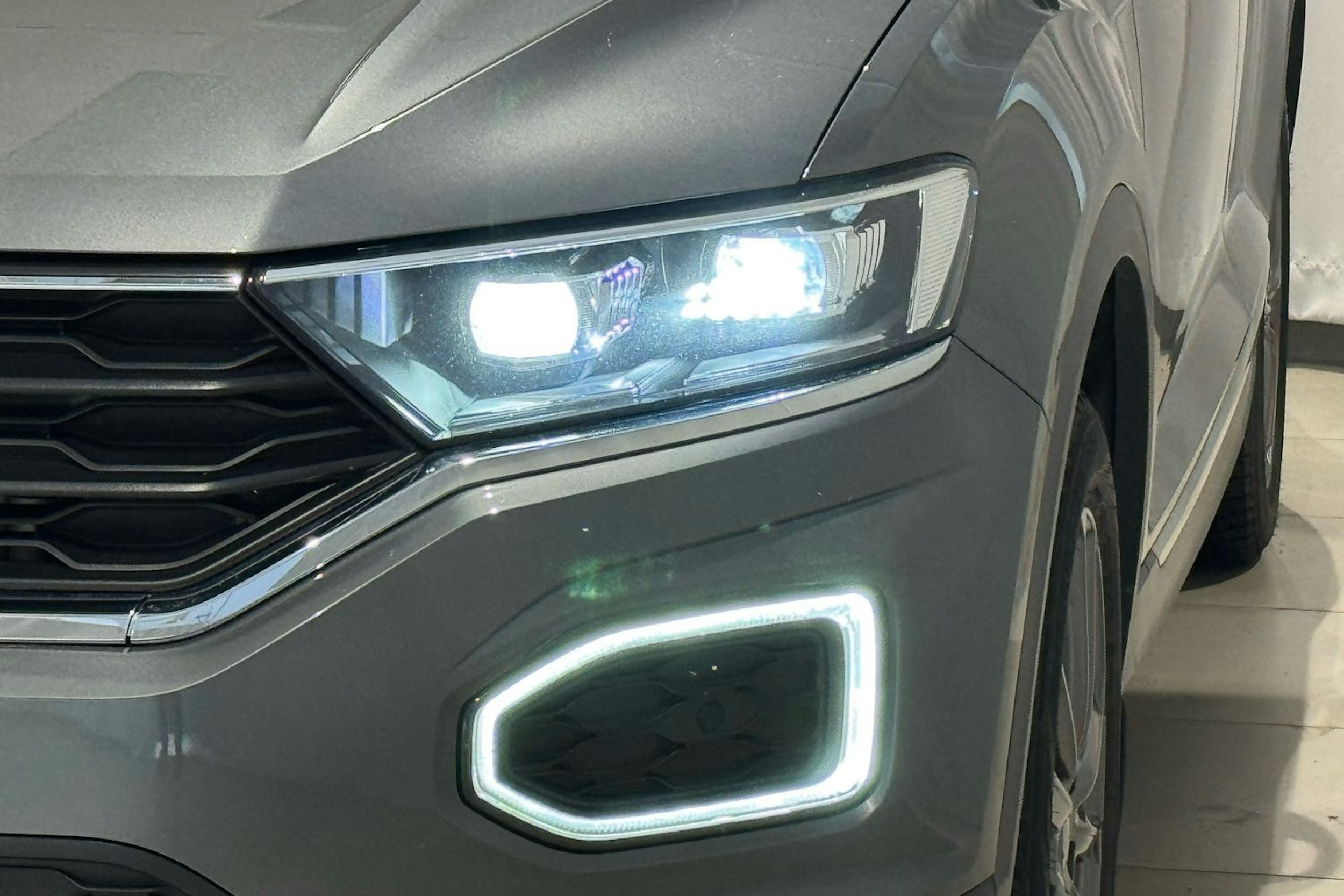 harmaa Volkswagen T-Roc 2021 kuva 15.