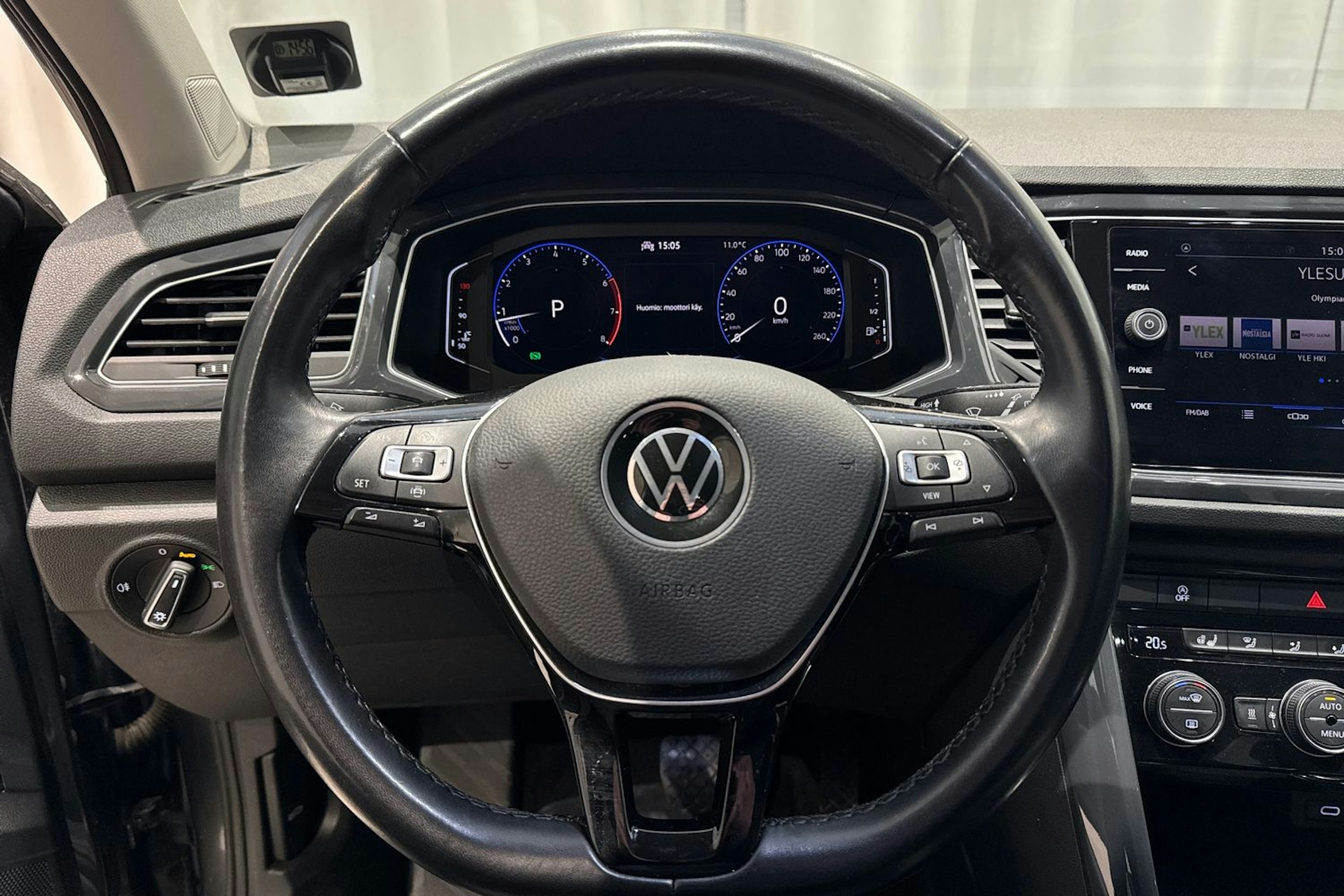 harmaa Volkswagen T-Roc 2021 kuva 19.