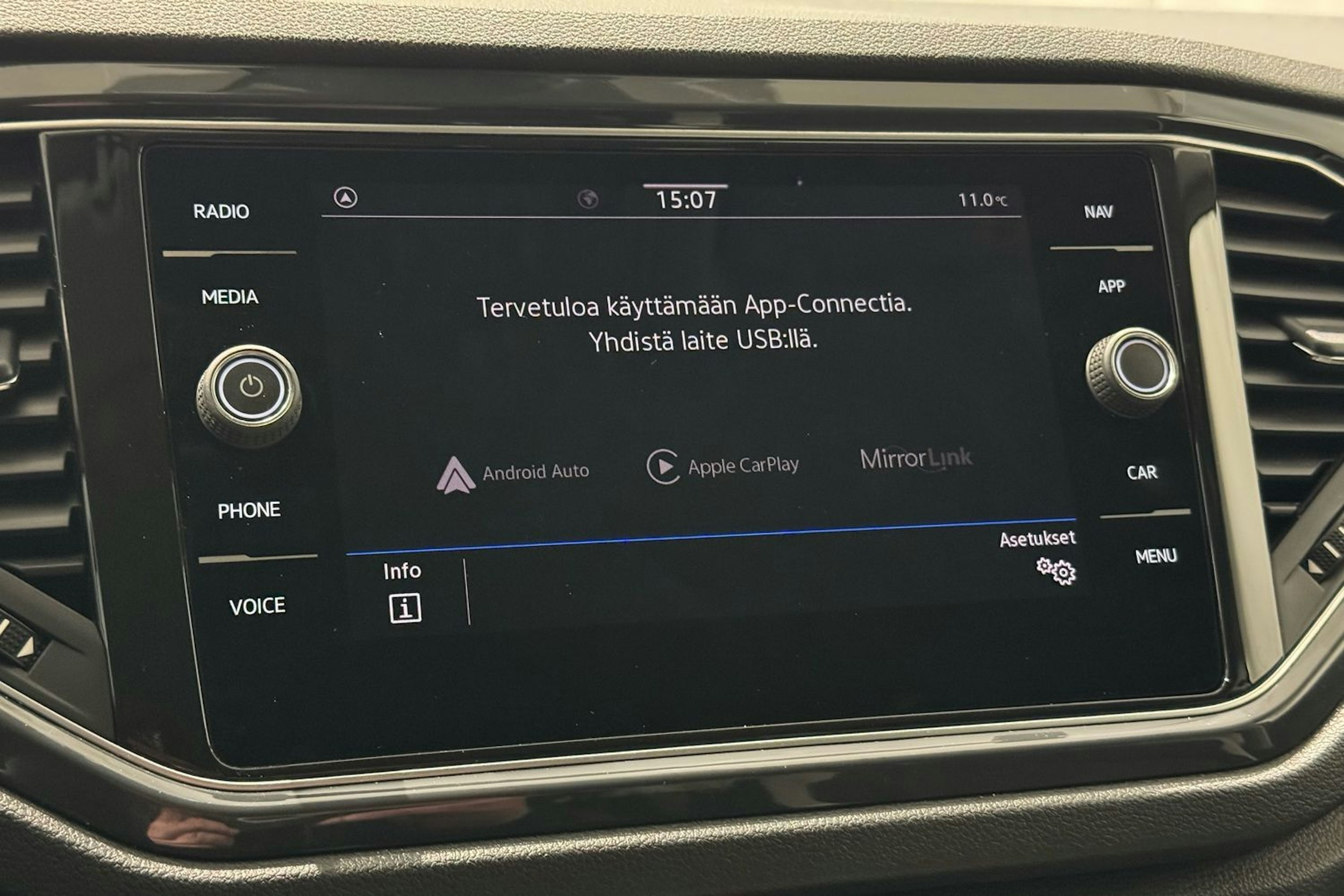 harmaa Volkswagen T-Roc 2021 kuva 23.